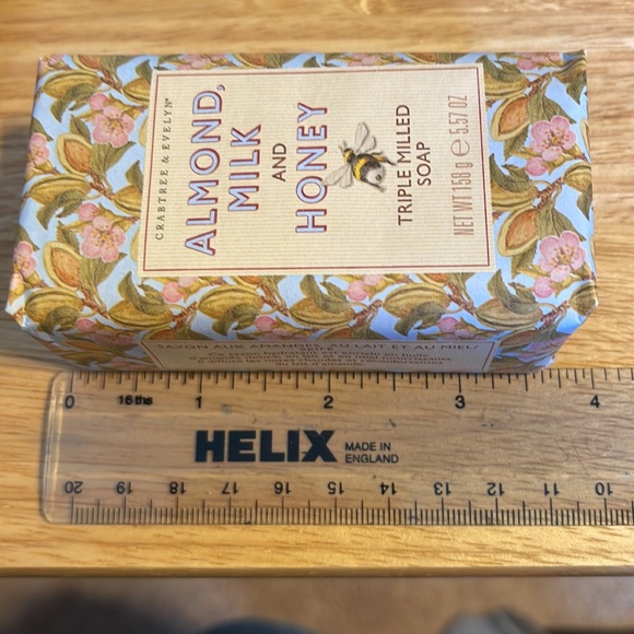 Crabtree & Evelyn Almond Milk and Honey Triple Milled Soap, 5.57 oz - Picture 6 of 9